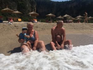 Gjipe Beach svokrovci a vnuk